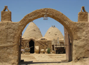 Harran-houses-court-gate-bricks